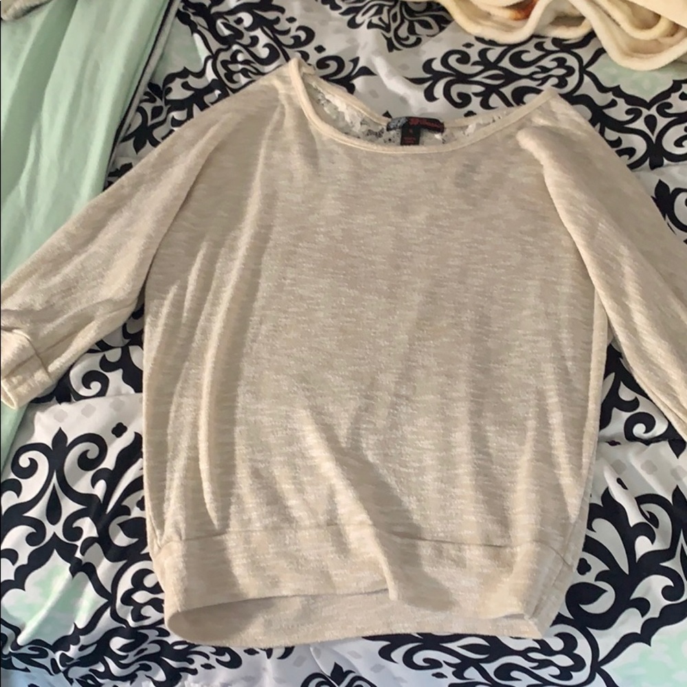 3/4 sleeve shirt